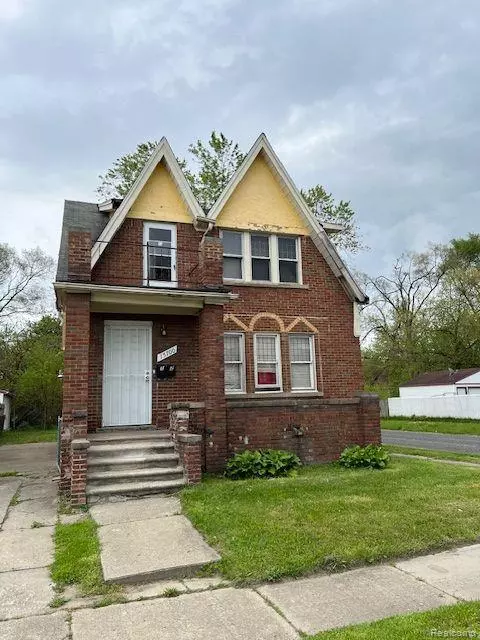 15700 PINEHURST, Detroit, MI 48238