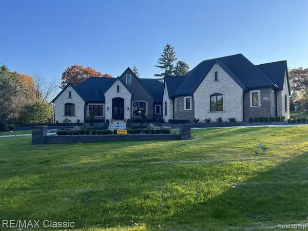 Highland, MI,2673 Pine Bluffs Ct