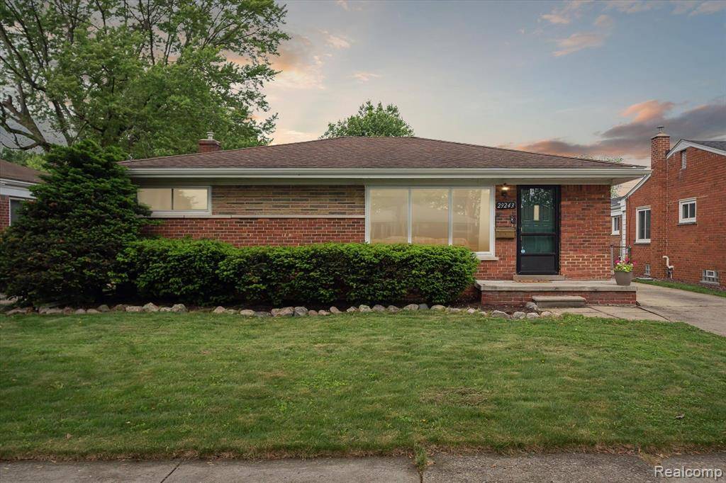29243 JANE Street, Saint Clair Shores, MI 48081