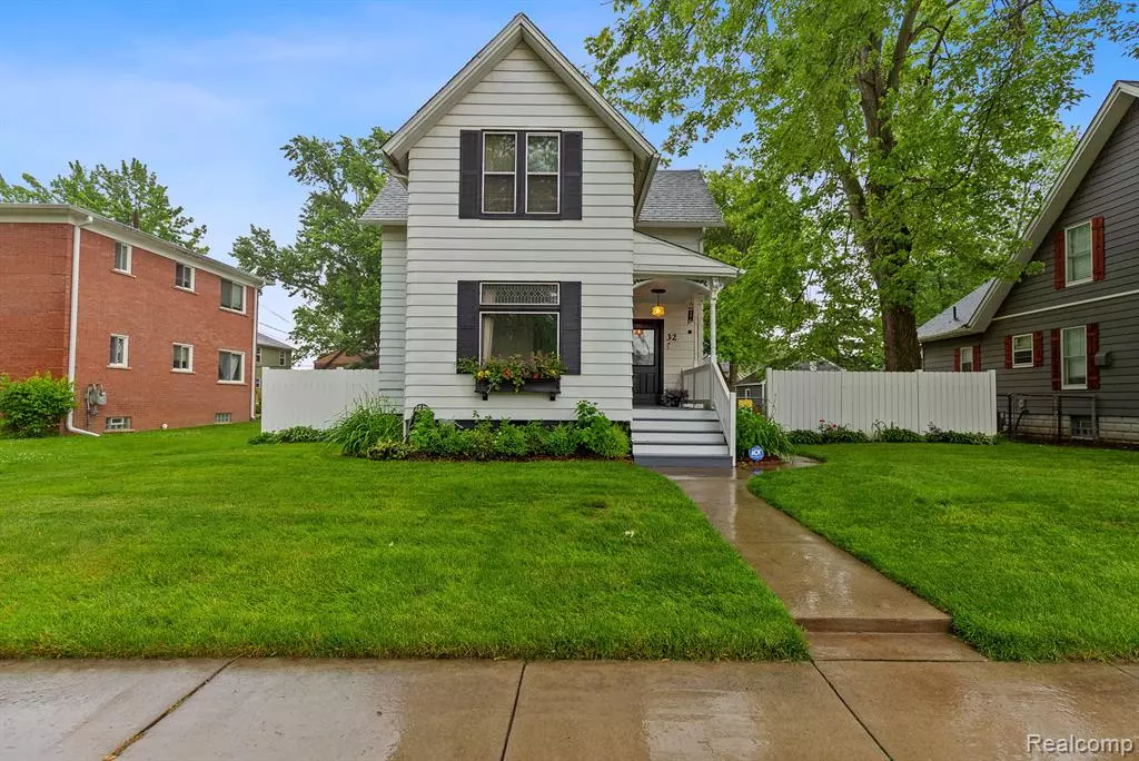Mount Clemens, MI 48043,32 3RD Street