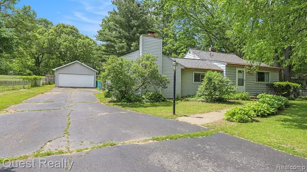 Lake Orion, MI 48362,772 MERRITT Avenue