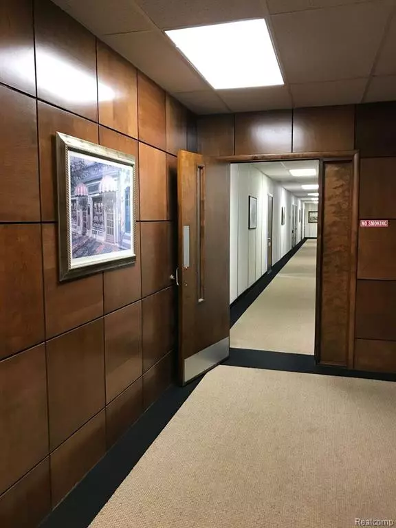 Troy, MI 48084,2820 W MAPLE Road