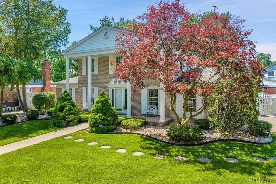 19668 COACHWOOD Road, Riverview, MI 48193