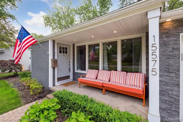 Beverly Hills, MI 48025,15575 BIRWOOD Avenue