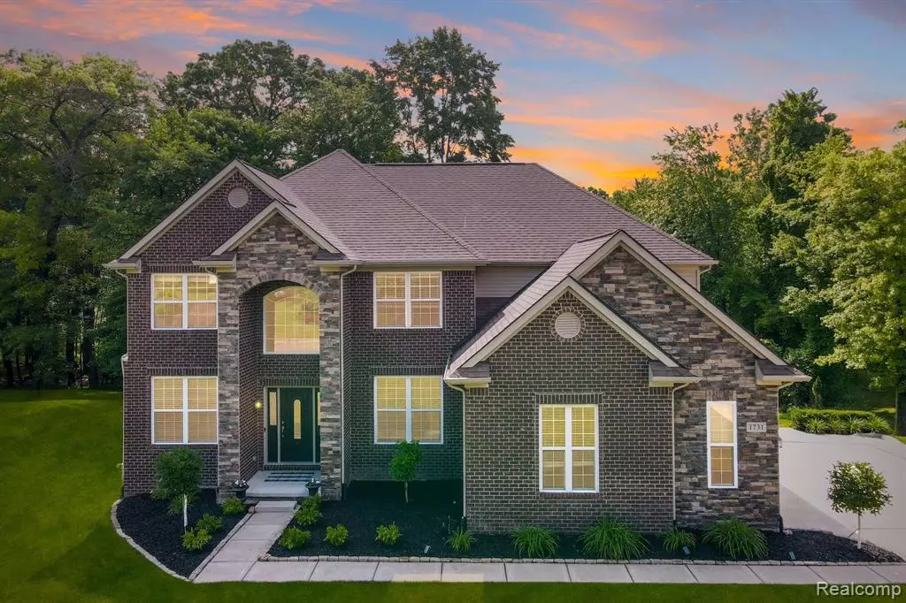 Lake Orion, MI 48362,1731 Algonquian Trail