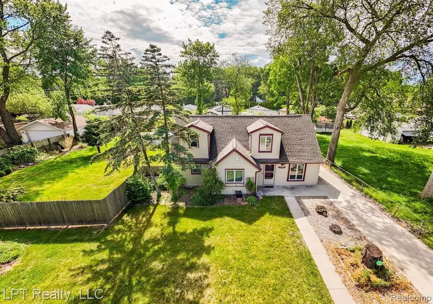 9108 GROSCHNER Street, Taylor, MI 48180