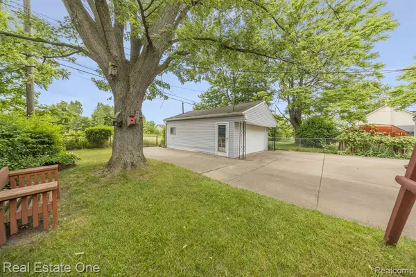 Pontiac, MI 48340,308 3RD Avenue