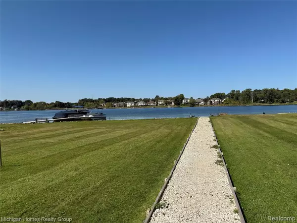 Wixom, MI 48393,2910 LOON Drive