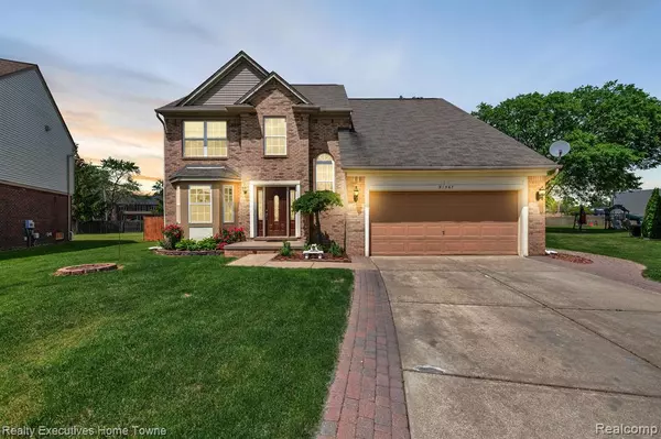 31367 MAPLE RIDGE Lane, Madison Heights, MI 48071