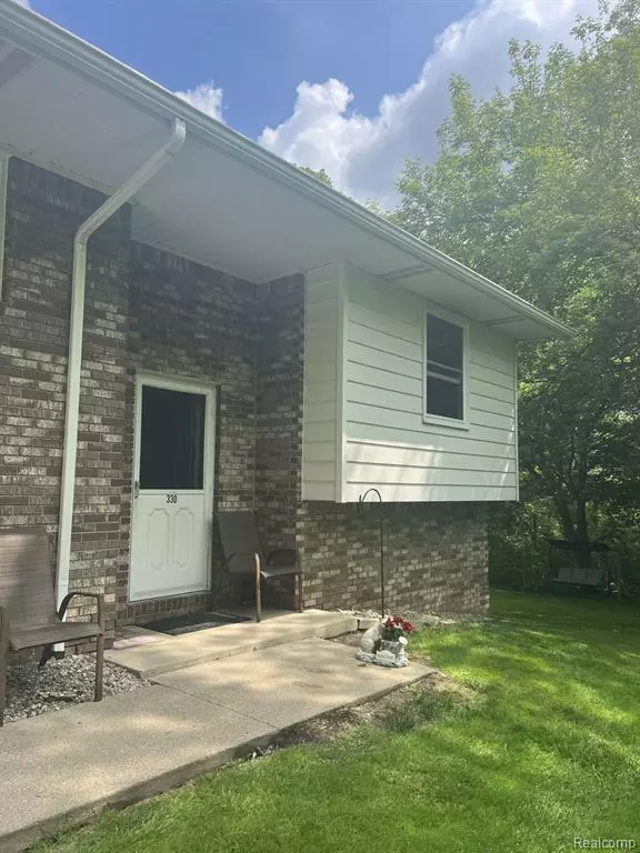 Imlay City, MI 48444,330 N CEDAR Street