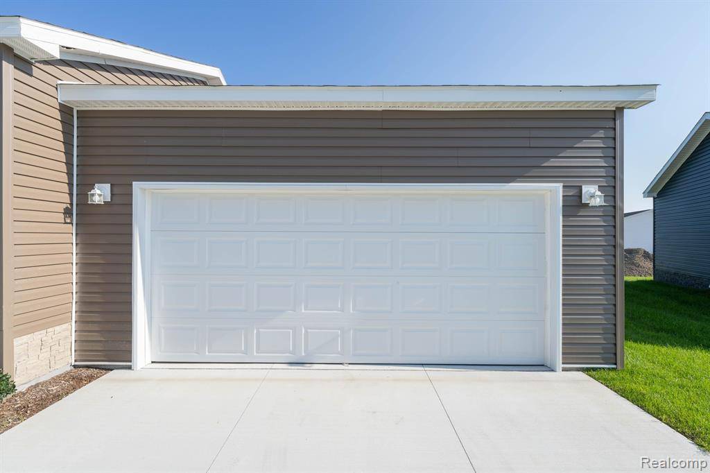 Lapeer, MI 48446,2775 NAPLES Court