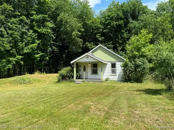Farmington Hills, MI 48336,21420 PARKER Street