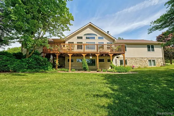 Ortonville, MI 48462,2755 PERRY LAKE Road