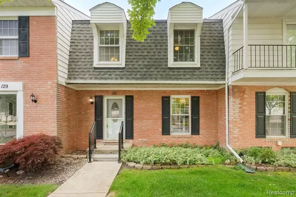 131 STRATFORD Lane, Rochester Hills, MI 48309