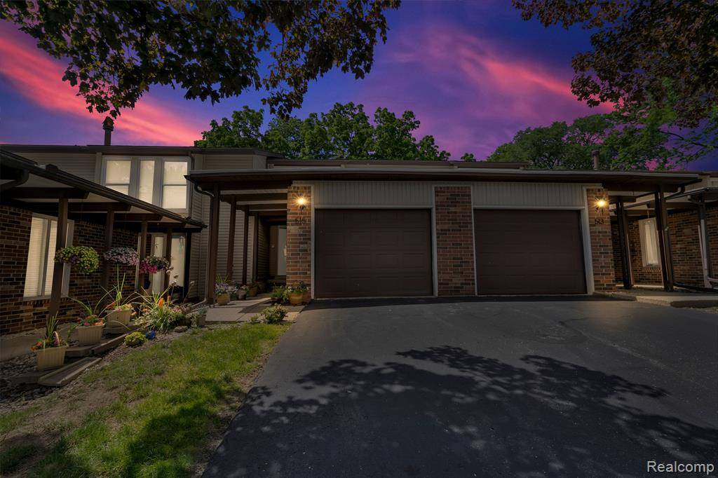 Flushing, MI 48433,515 OAKBROOK Circle