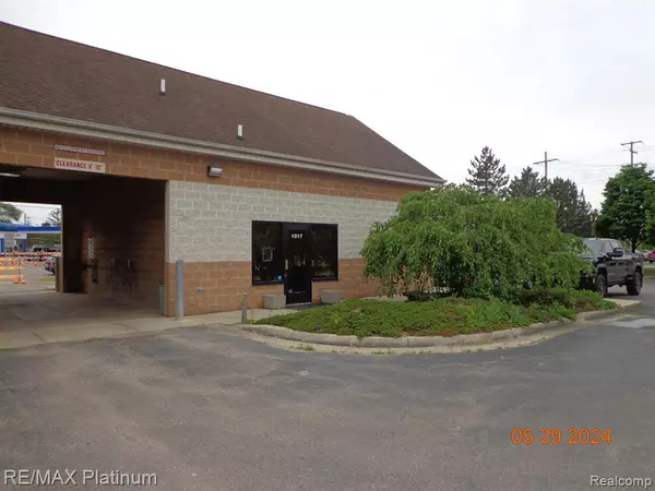 Grand Blanc, MI 48439,1017 E GRAND BLANC Road