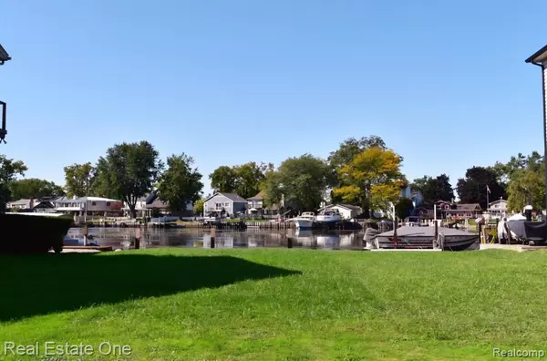 Gibraltar, MI,30612 ISLAND Drive