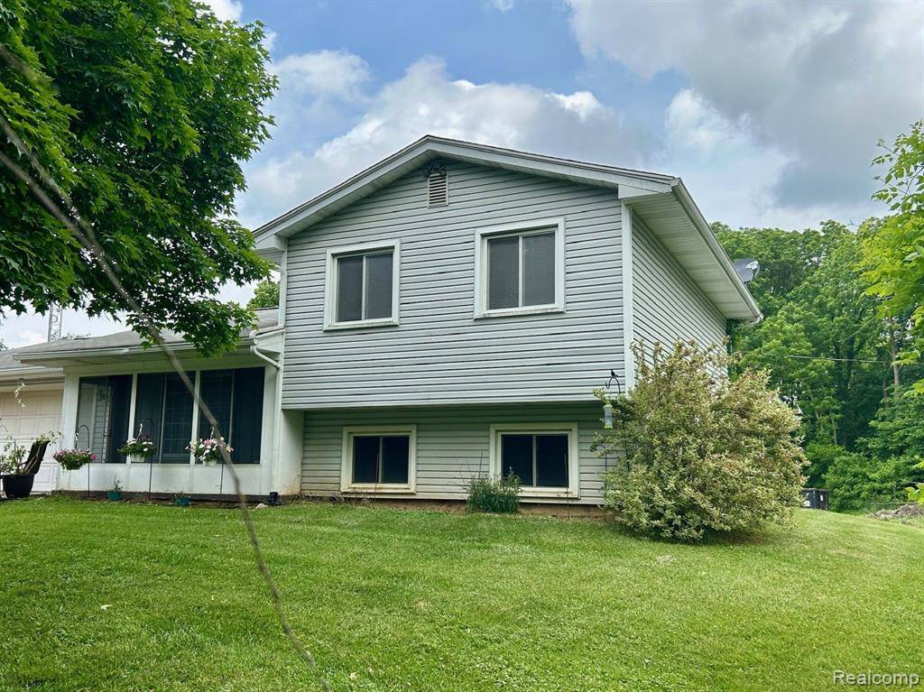15300 Rome Road, Manitou Beach, MI 49253