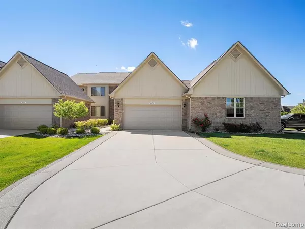 46854 EMERALD CREEK Drive, Shelby Twp, MI 48315