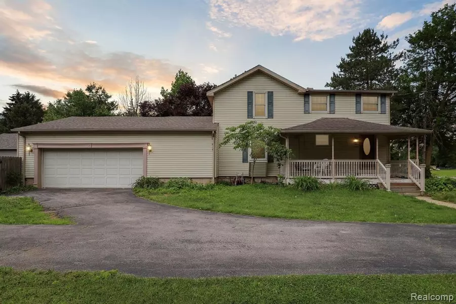 3935 CONSEAR Road, Lambertville, MI 48144