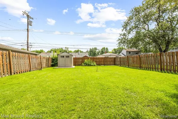 Ferndale, MI 48220,1360 E CAMBOURNE Street