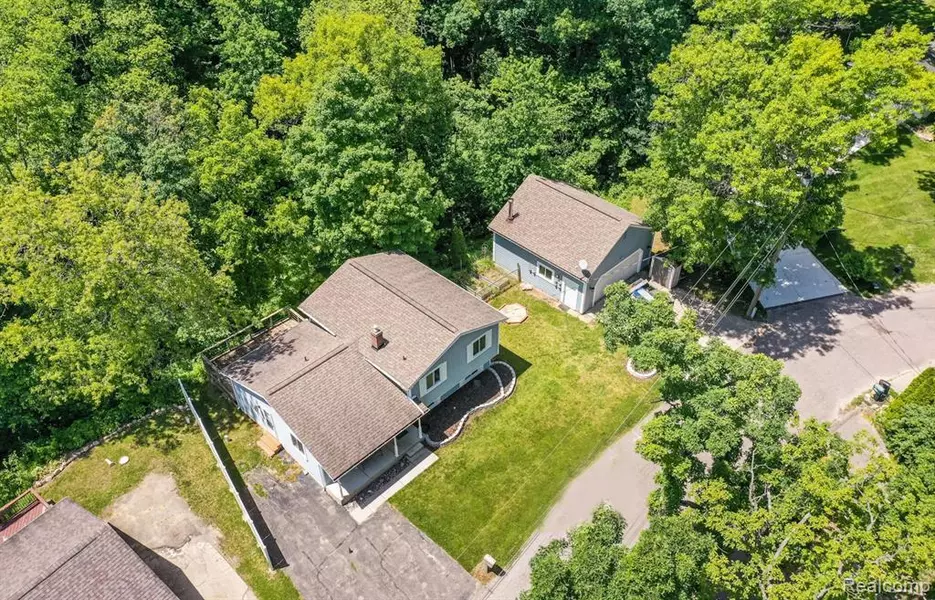 9089 SHERWOOD Drive, Davisburg, MI 48350