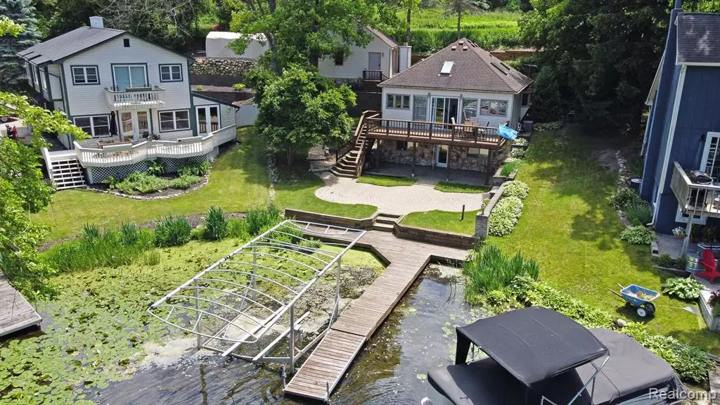 Leonard, MI 48367,1523 ROCHESTER Road