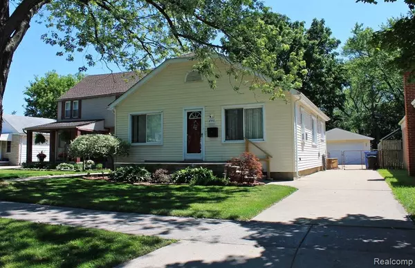 4991 BEDFORD Street, Dearborn Heights, MI 48125