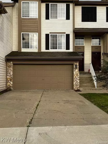 195 OAK RIDGE Drive, Pontiac, MI 48341