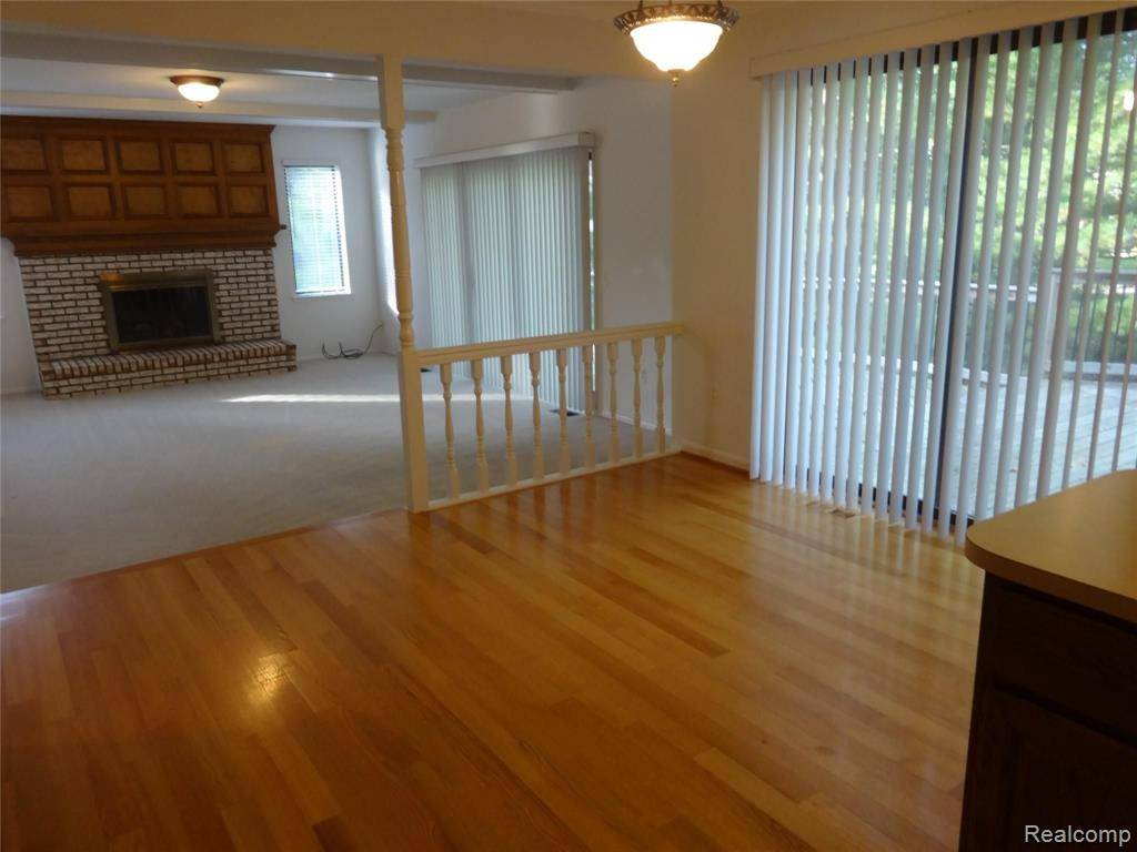 Rochester Hills, MI 48309,2138 WILLOW LEAF Drive