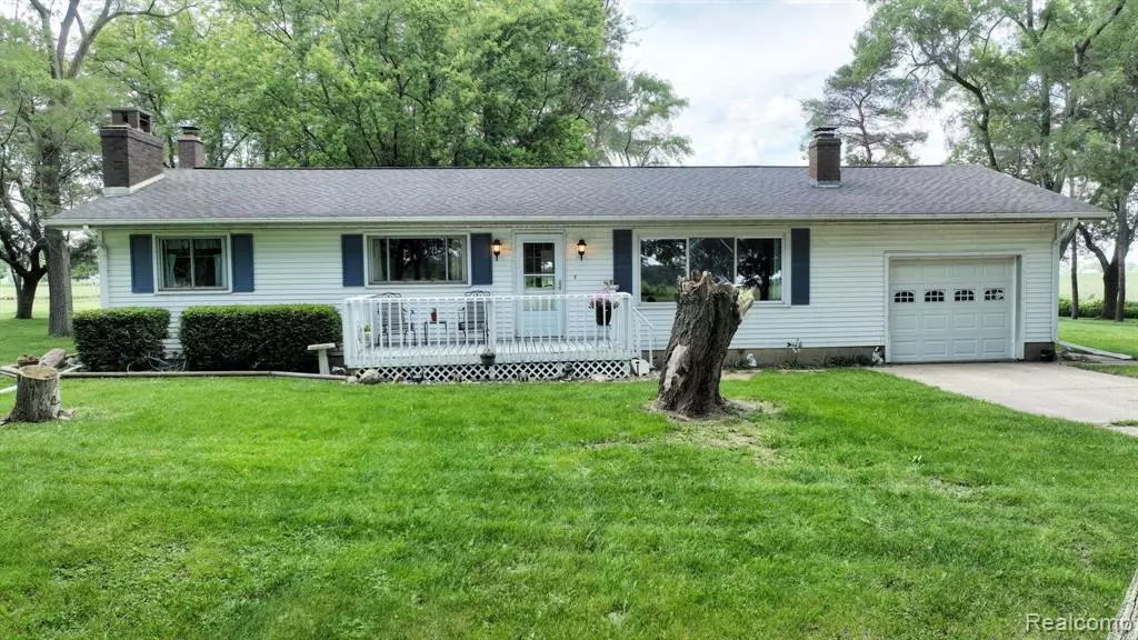 9195 SHIPMAN Road, Corunna, MI 48817