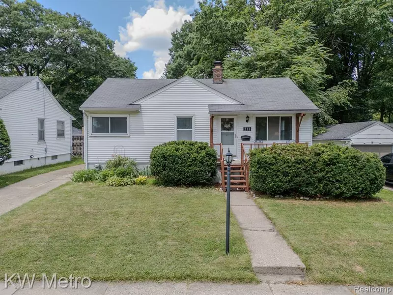 211 LINCOLN Avenue, Clawson, MI