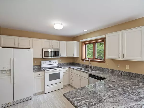 Davisburg, MI 48350,12227 WINDCLIFF