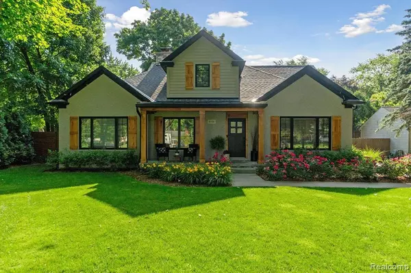 6188 S MAIN Street, Clarkston, MI