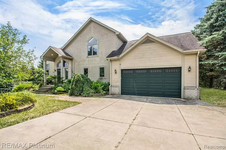 6450 FISHER ROAD, Howell, MI 48855