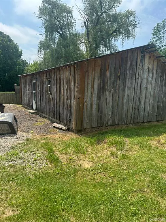 Clio, MI 48420,10338 EVELYN Drive