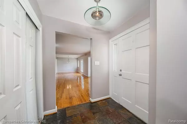 Bingham Farms, MI 48025,31170 Fromm Court