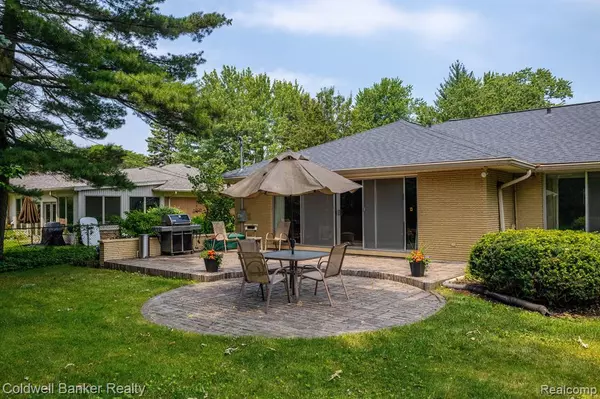 Grosse Pointe Shores, MI 48236,75 SHOREHAM Road