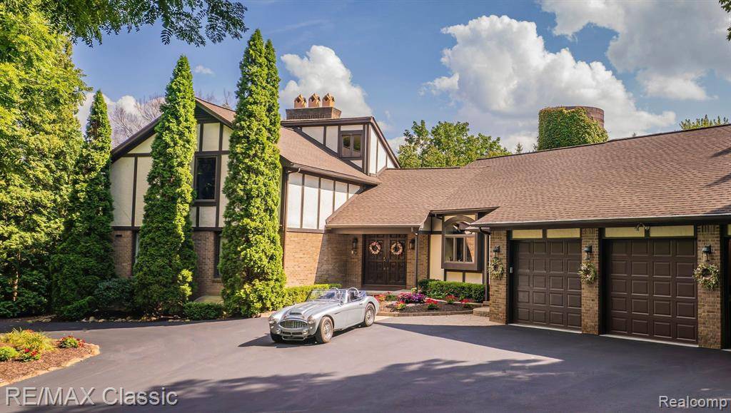46011 W 9 MILE Road, Novi, MI