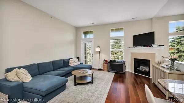 Lake Orion, MI,3715 W MADISON Avenue