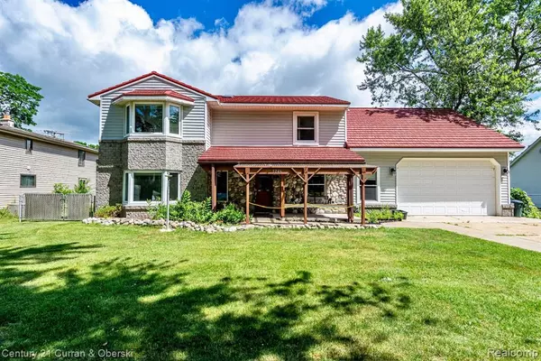 Keego Harbor, MI 48320,3246 MILLWALL Avenue