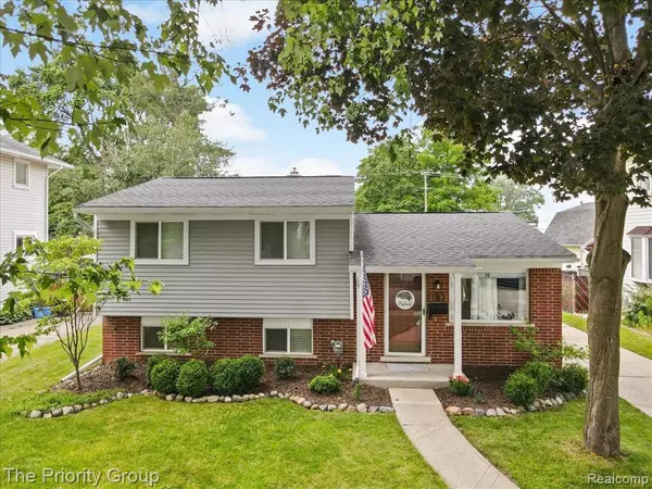 183 WASHINGTON Street, Mount Clemens, MI 48043