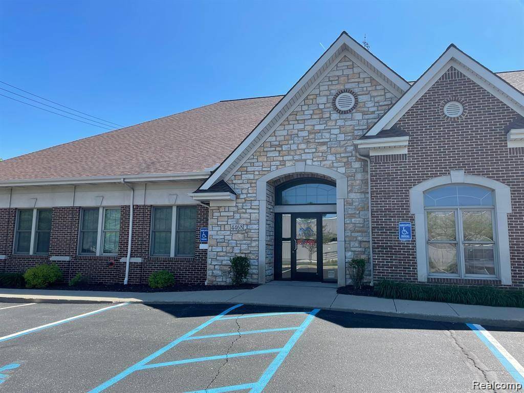 4468 W WALTON Boulevard, Waterford, MI