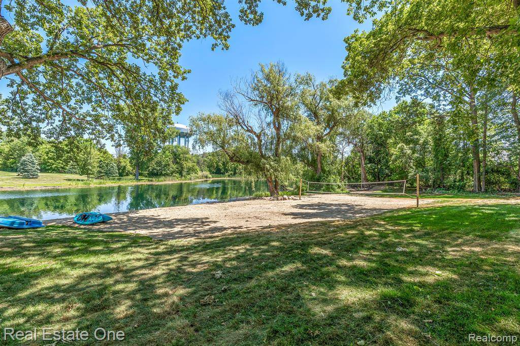 Lapeer, MI 48446,396 HICKORY Lane