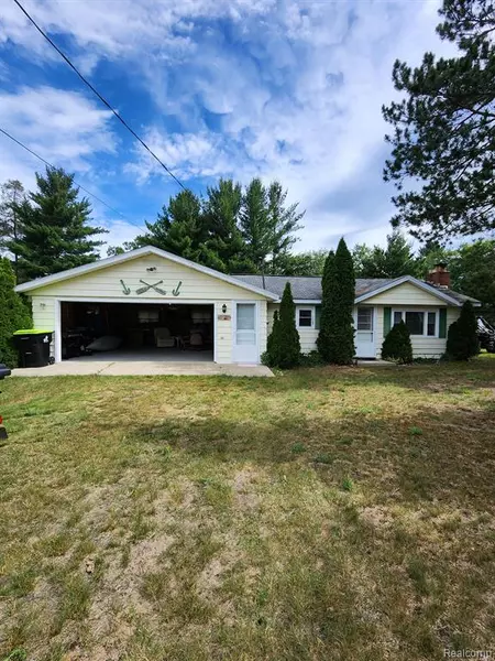 9231 MICHIGAN Avenue, St. Helen, MI 48656