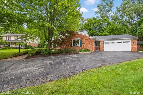 Beverly Hills, MI 48025,21969 RIVERVIEW Drive