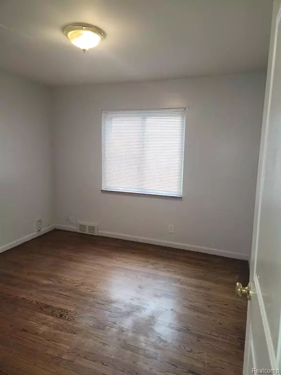 Detroit, MI 48235,20516 RUTHERFORD Street