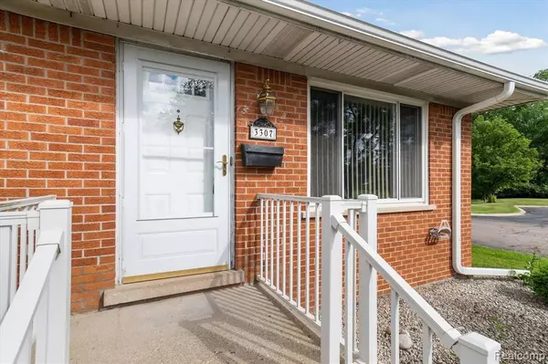 Trenton, MI 48183,3307 FORT Street