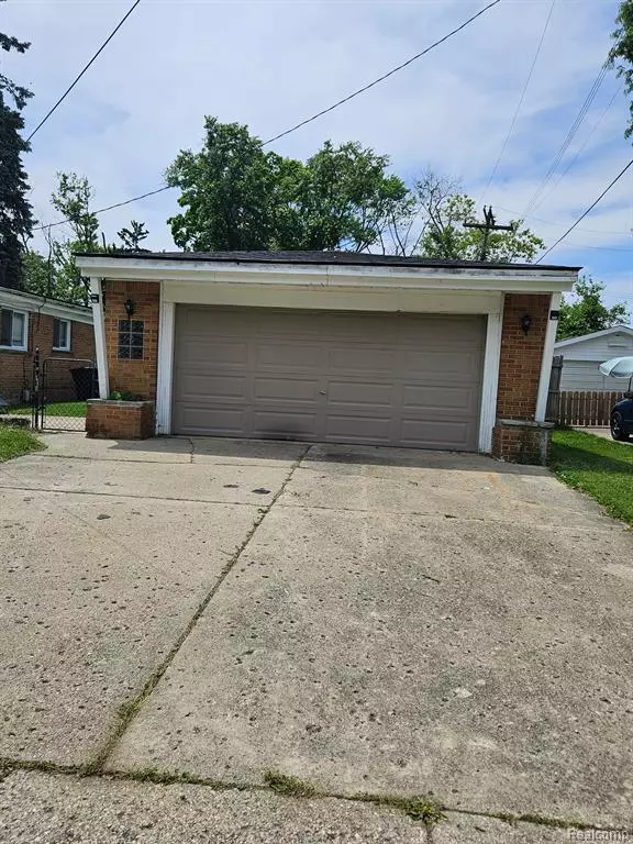 Detroit, MI 48219,22700 CAMBRIDGE Avenue