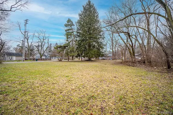 Lansing, MI 48910,VL Hillcrest Street